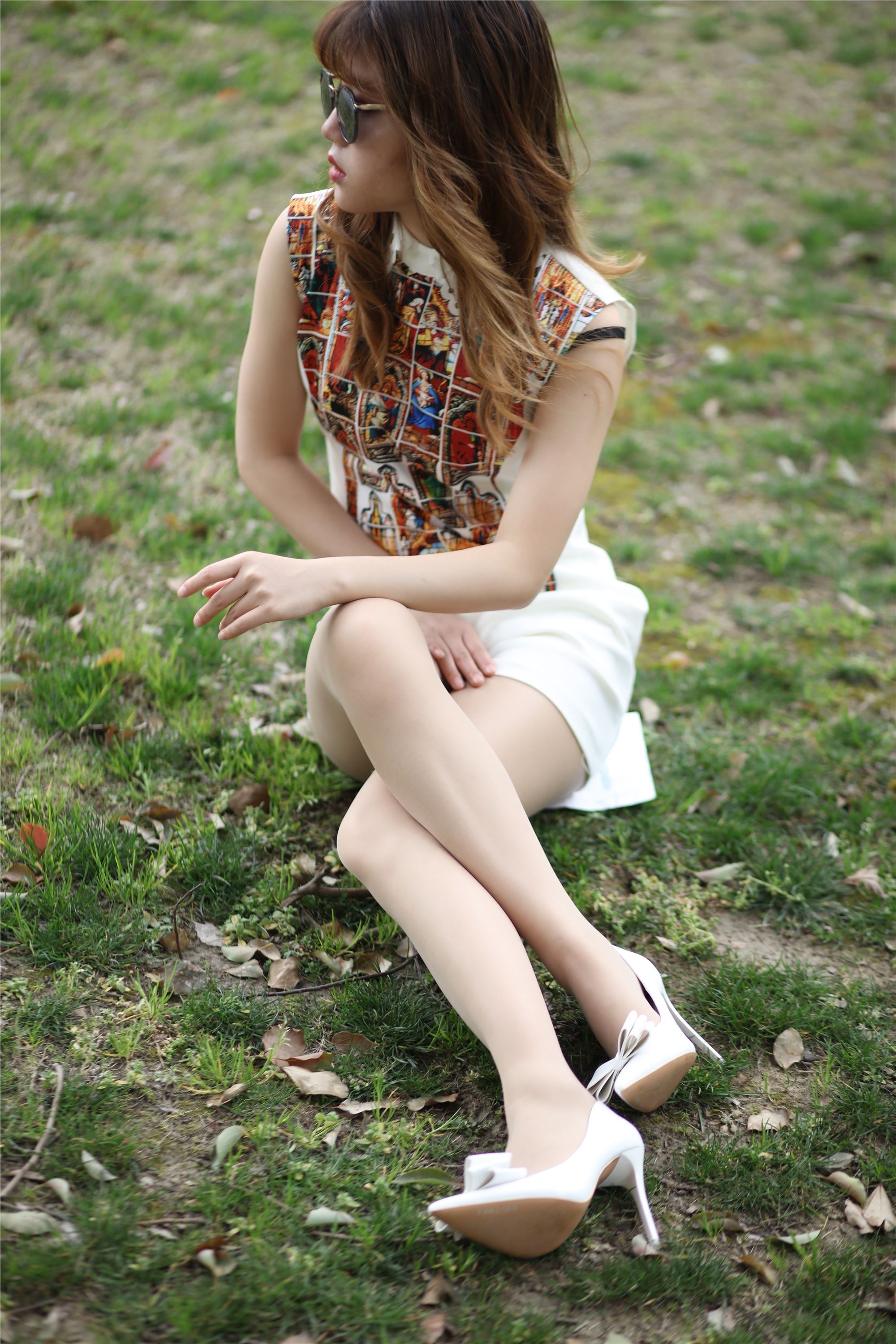 奈丝写真 NO.058 高高-坐好了，大白腿！